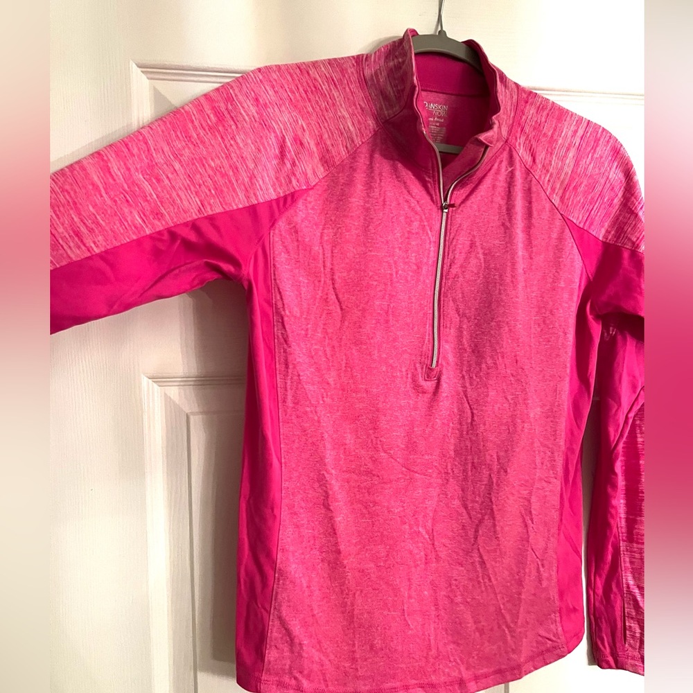 DANSKIN Hot pink 1/4 Zip long sleeve jacket. Sz Medium Sports Activewear.
